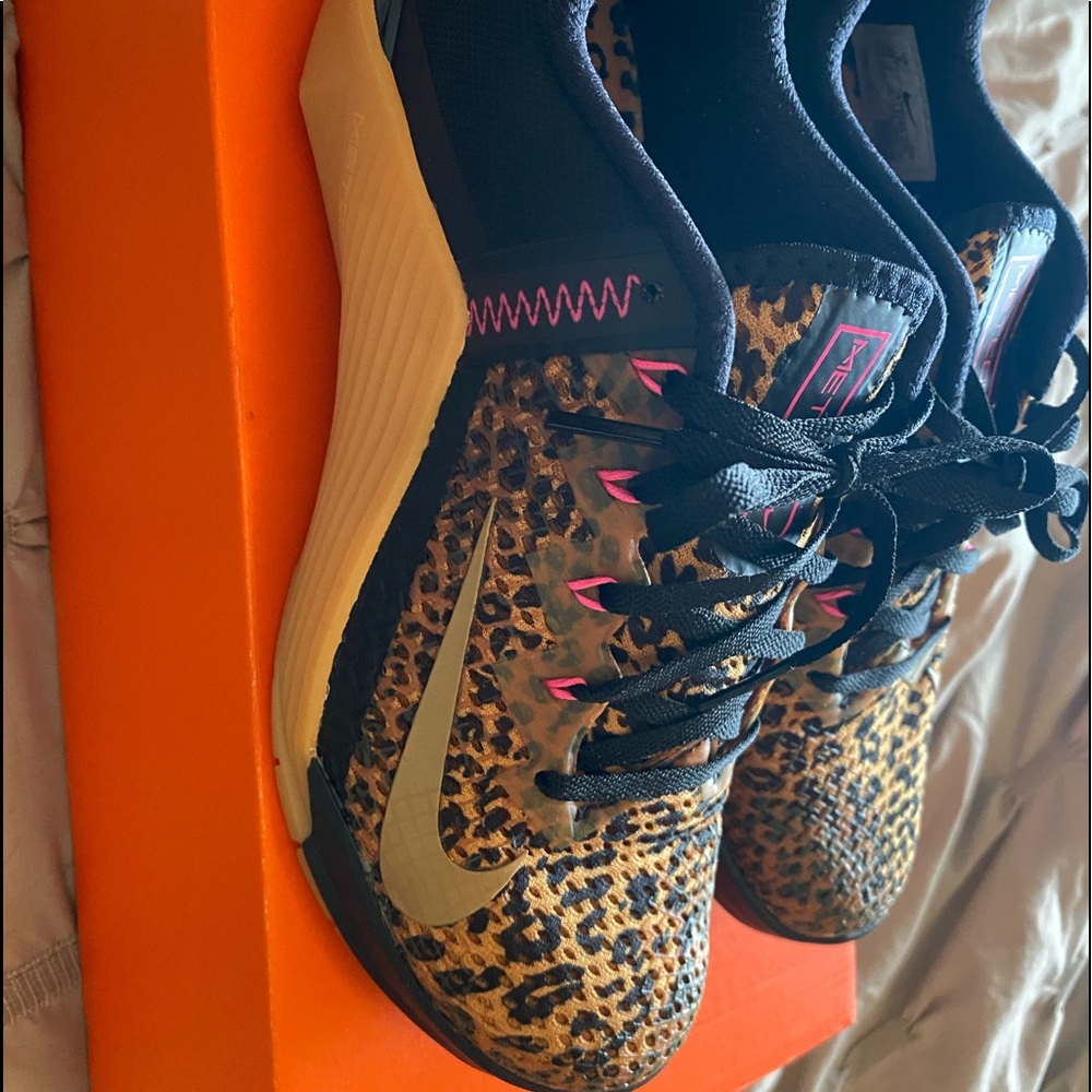 Wmns Nike metcon 6 - size 8